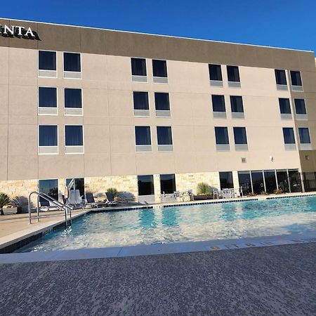 Hawthorn Suites By Wyndham Del Rio Exterior photo
