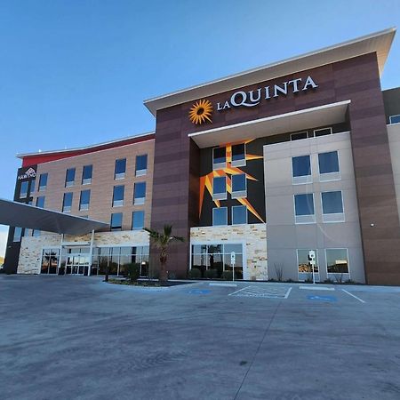 Hawthorn Suites By Wyndham Del Rio Exterior photo