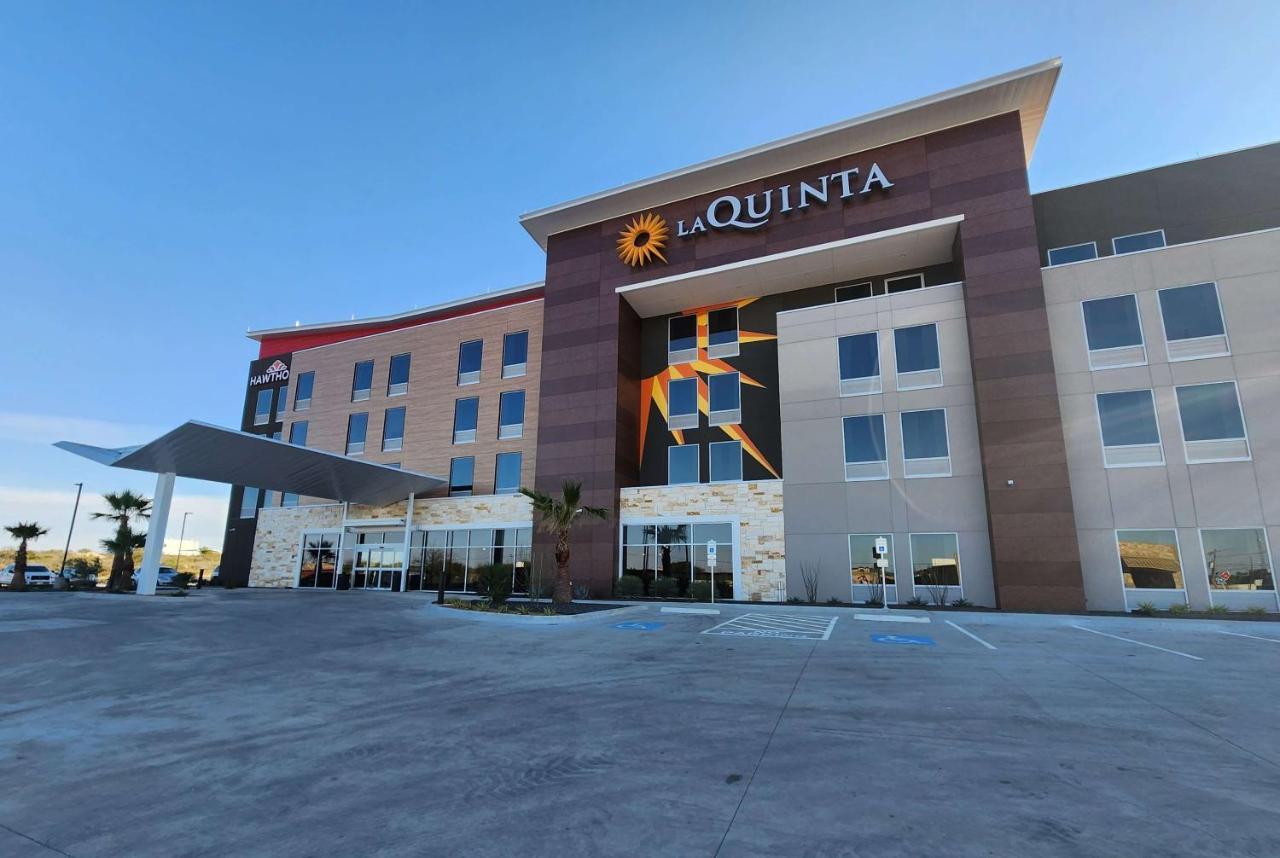 Hawthorn Suites By Wyndham Del Rio Exterior photo