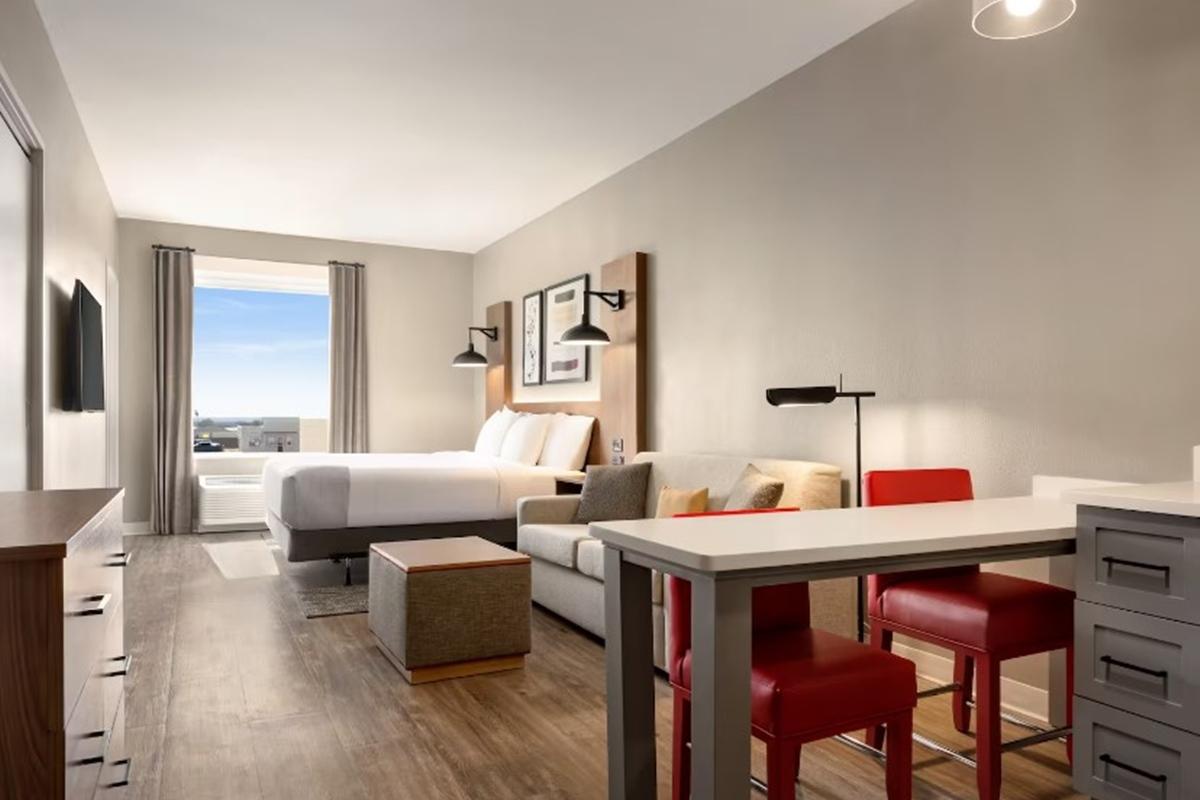 Hawthorn Suites By Wyndham Del Rio Exterior photo