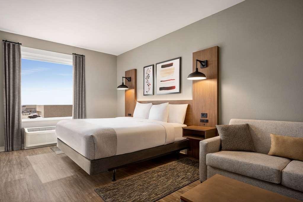 Hawthorn Suites By Wyndham Del Rio Room photo