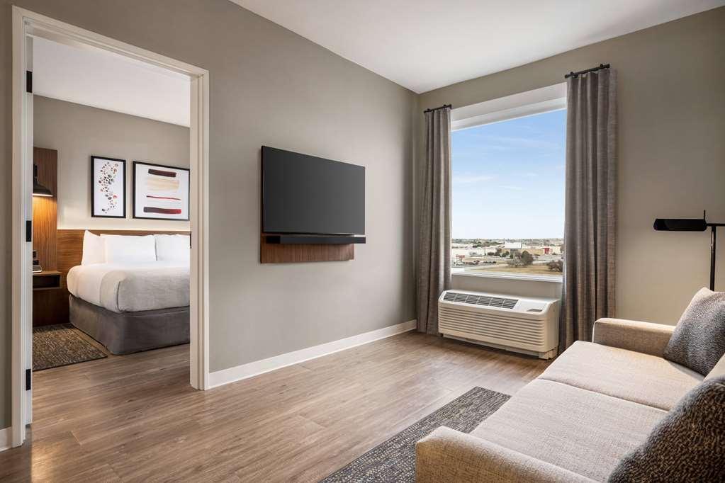 Hawthorn Suites By Wyndham Del Rio Room photo