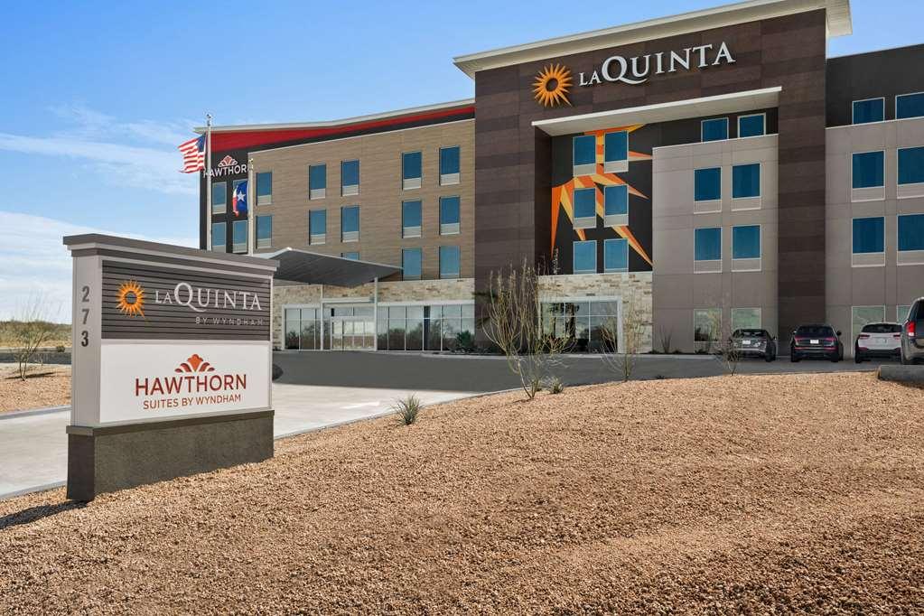 Hawthorn Suites By Wyndham Del Rio Exterior photo