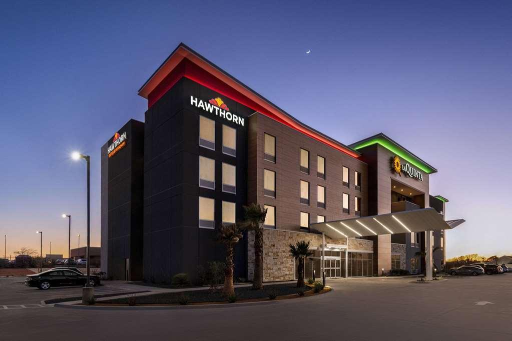 Hawthorn Suites By Wyndham Del Rio Exterior photo