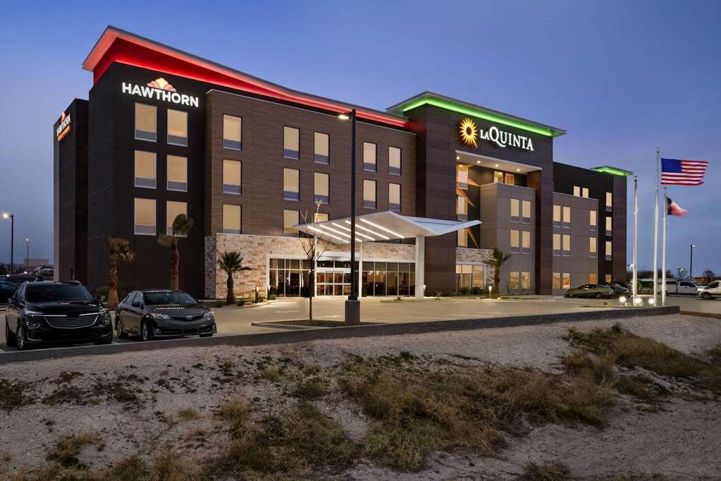 Hawthorn Suites By Wyndham Del Rio Exterior photo