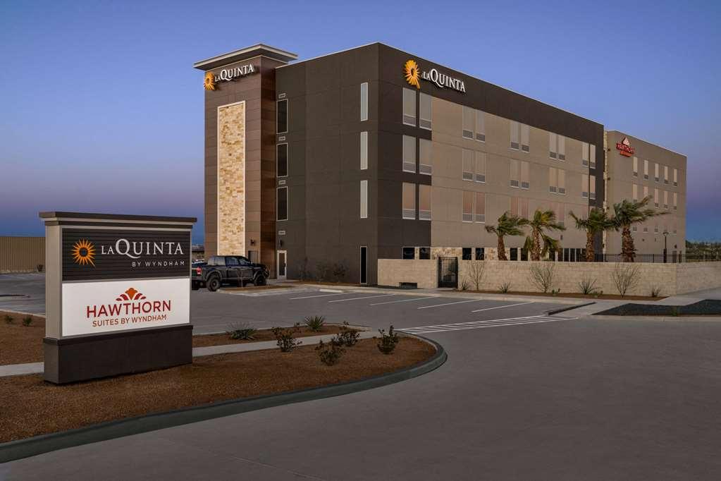 Hawthorn Suites By Wyndham Del Rio Exterior photo