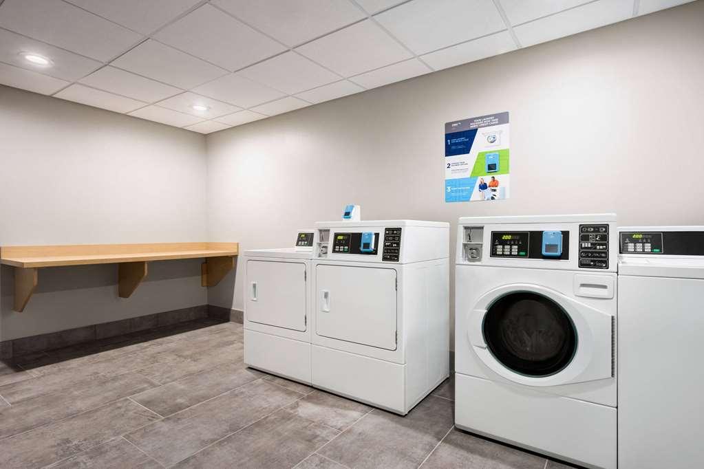 Hawthorn Suites By Wyndham Del Rio Facilities photo