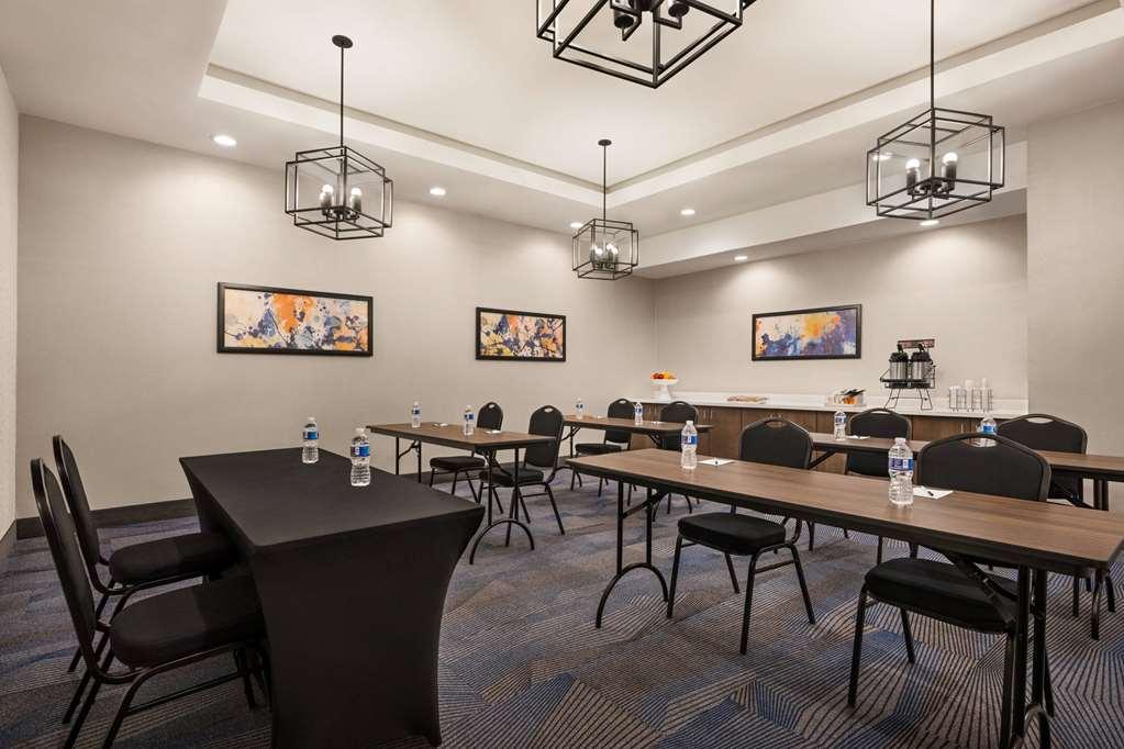 Hawthorn Suites By Wyndham Del Rio Facilities photo